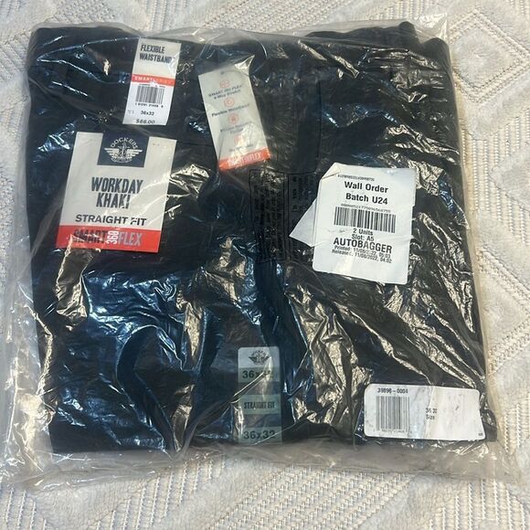 Dockers Workday Khaki With Smart 360 Flex Mens Classic Fit Pant - Picture 3 of 6